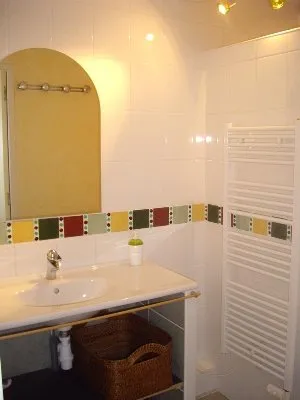 Salle d'eau, M. et Mme Alain et Isabelle BERNARD