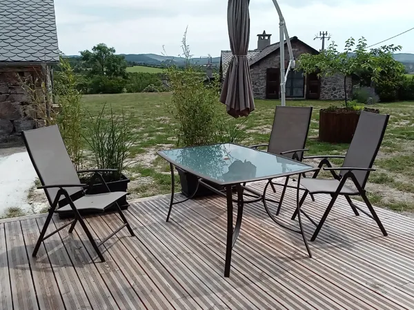 Terrasse en bois, Gites Marlavagne