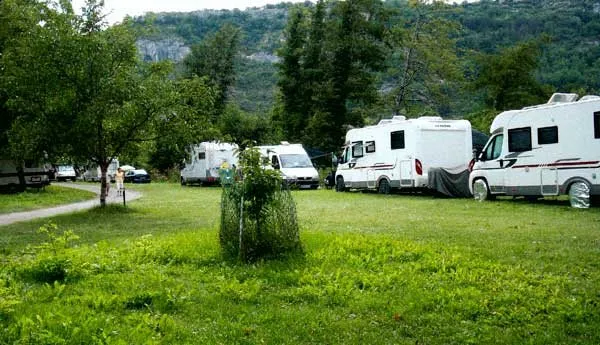 CAMPING DU PLAN D'EAU, OFFICE DE TOURISME DE CAPDENAC (BUREAU DE L'OT DU PAYS DE FIGEAC)