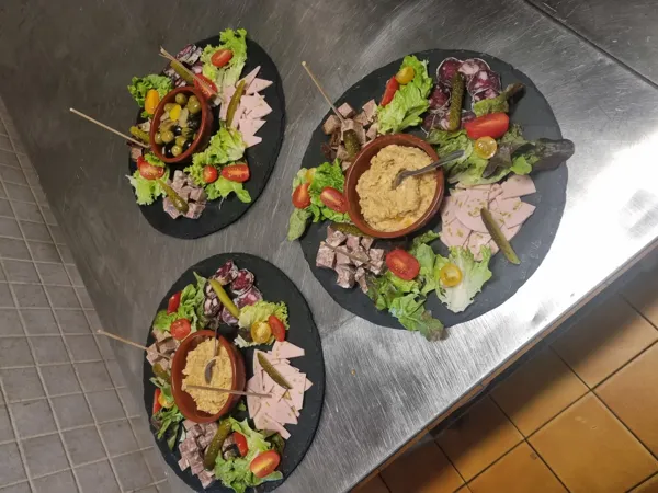 LA GUINGUETTE assiette repas, ©LaGuinguette