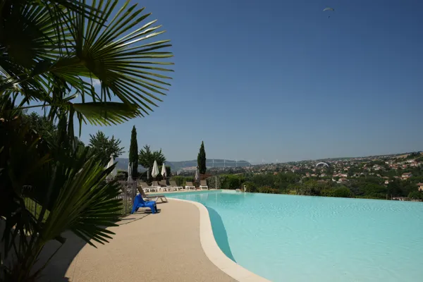 Piscine à débordement, DOMAINE SAINT ESTEVE
