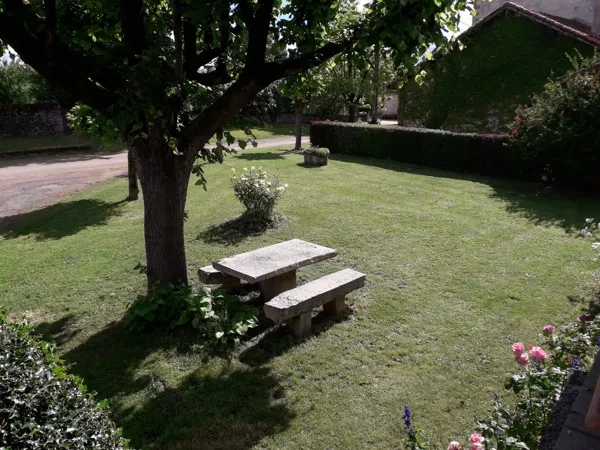 terrain privatif devant le gîte