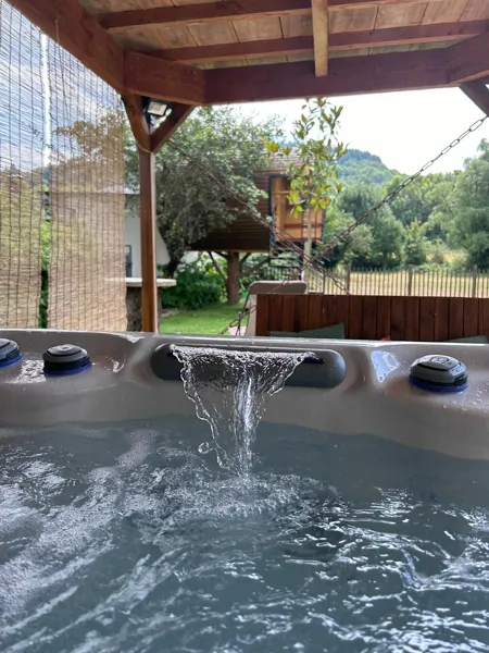 Jaccuzi 6 personnes