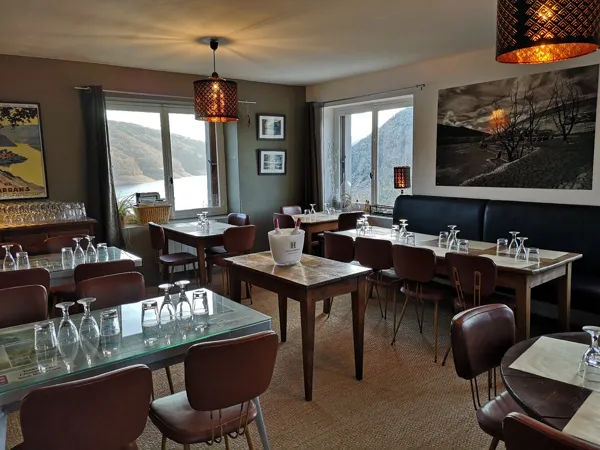 salon côté lac, quand la météo est incertaine, 