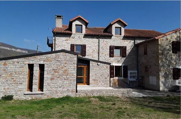 Auberge de Jeunesse HI Millau La Maladrerie (groupes), Gîte d'étape et de groupes de la Maladrerie