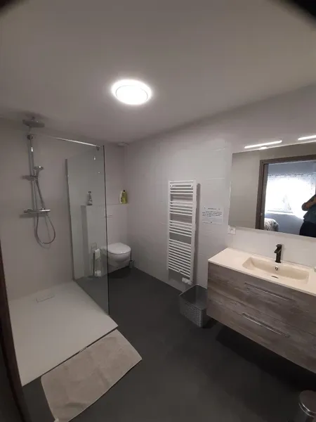 Le gîte de la carrière, Propriétaire