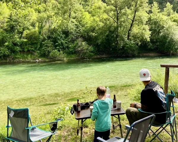 Emplacement bord de rivière, 