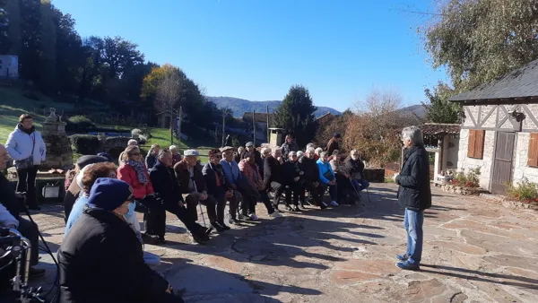 Visite des coulisses du Spectacle Hier Un Village, Hier Un Village