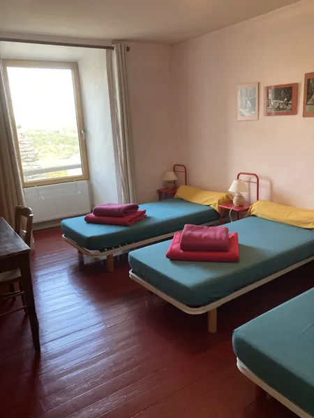 Chambre : La Coquelicot 3 personnes/sanitaires partagés, Gite de Montredon