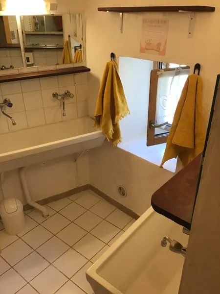 Sanitaires partagés, Gite de Montredon