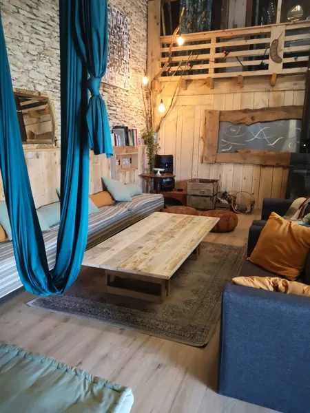 salon avec son tissu hamac, La Maison Mescladis