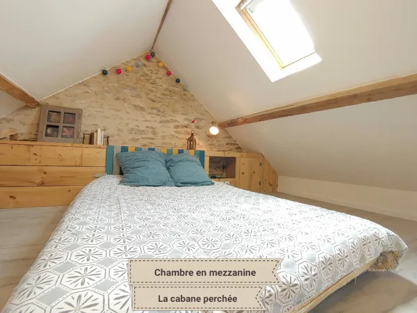 espace nuit de la mezzanine de l'Atelier avec 2 lits simples en 90 que l'on peut réunir pour un lit en 180., atelier a la campagne, La Maison Mescladis