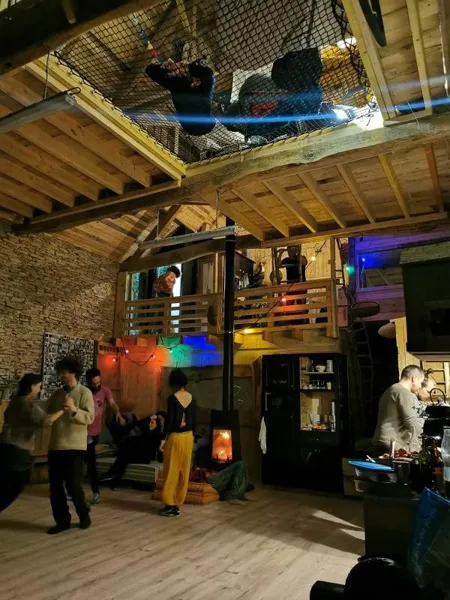 Soirée entre amis, La Maison Mescladis