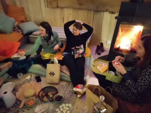soirée au près du poêle à bois, La Maison Mescladis