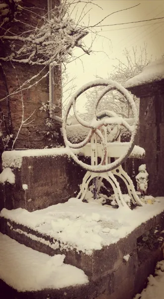 La Maison Mescladis sous la neige, La Maison Mescladis