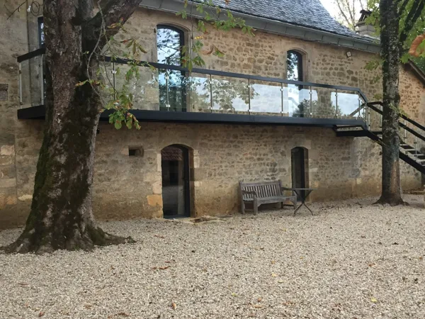 Longère avec ses 2 chambres rez de chaussée et 2 chambres à l'étage