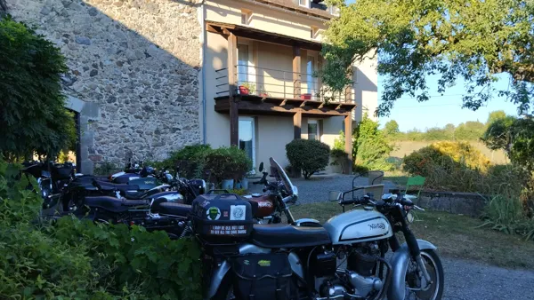 Accueil auto-moto-rando-vélo-seul ou à plusieurs pour une nuit étape originale !, Gîtes Les Vaquans