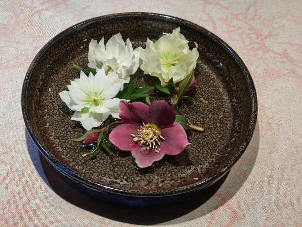 plat et/ou vase pour l'ikébana, 