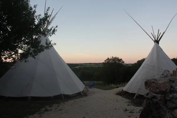 Ferme équestre du Mas de Laval, OFFICE DE TOURISME DE CAPDENAC (BUREAU DE L'OT DU PAYS DE FIGEAC)