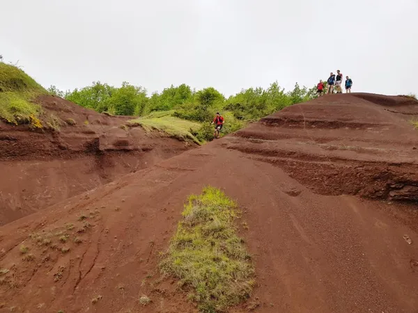 Des traileurs s'amusent sur le circuit trail de Valady, OTCM