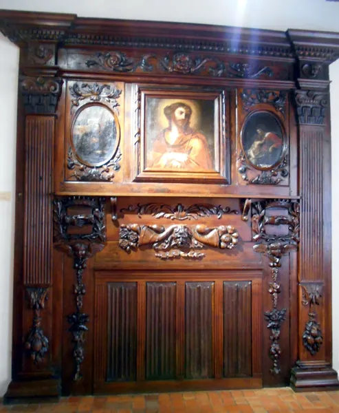 Conques - Musée Joseph-Fau - Devant de cheminée XVIIe siècle, Service Patrimoine de Conques