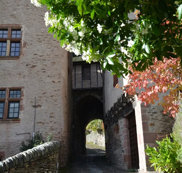 Conques - Visite thématiques - Les fortifications du village médiéval, Office de Tourisme de Conques