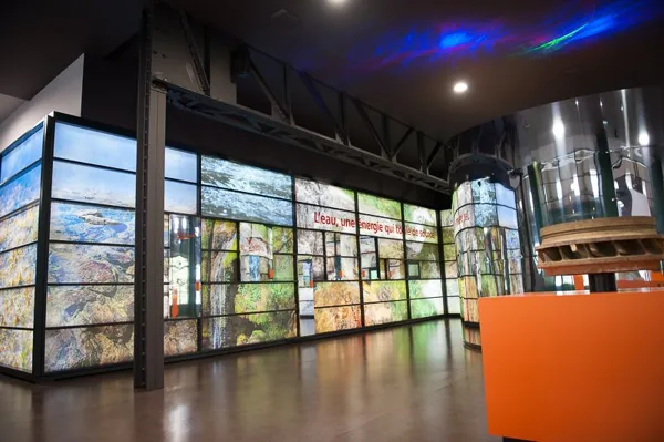 Espace EDF Truyère à Couesques, OFFICE DE TOURISME DU CANTON D'ENTRAYGUES SUR TRUYERE