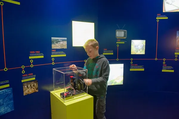 Espace EDF Truyère à Couesques, OFFICE DE TOURISME DU CANTON D'ENTRAYGUES SUR TRUYERE