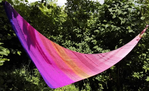 Châle tricoté en laine filée main, Laines 