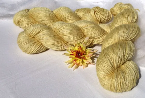 Teinture végétale de laines à la Gaude, Laines 