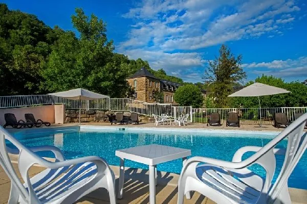 L'Oustal - Pont les Bains (groupes), L'Oustal - Pont les Bains