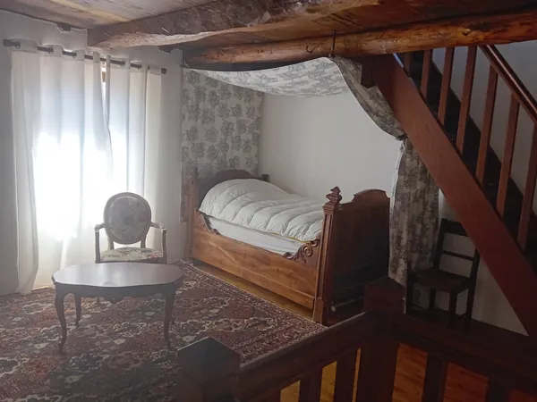 salon 1er étage avec lit en 110