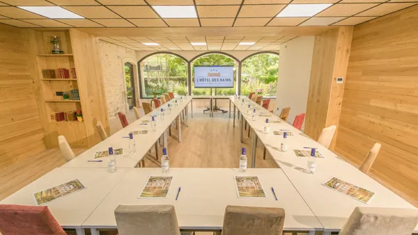 L'Hôtel des Bains - Salles-la-Source - spécial groupes, Directrice hôtel