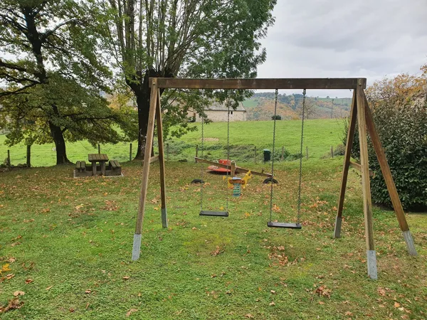 Aire de pique-nique terrain de jeux de Volonzac, OFFICE DE TOURISME CANTONAL DE SAINT AMANS DES COTS