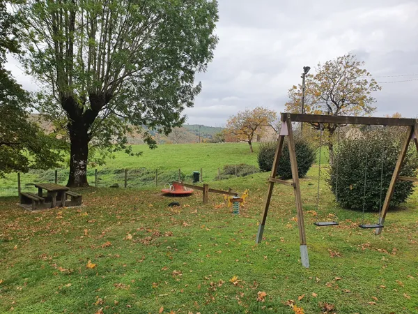 Aire de pique-nique terrain de jeux de Volonzac, OFFICE DE TOURISME CANTONAL DE SAINT AMANS DES COTS