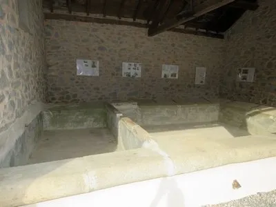 Aire de pique-nique de la fontaine, Office de Tourisme Rougier d'Aveyron Sud