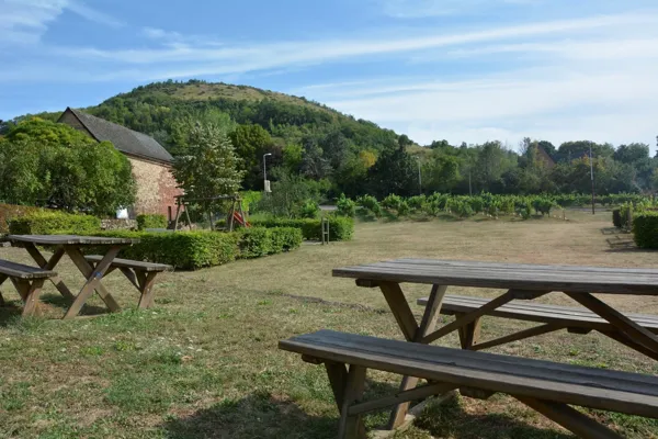 Aire de pique-nique à Valady, OFFICE DE TOURISME de CONQUES-MARCILLAC