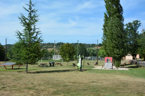 Aire de pique-nique à Nauviale, OFFICE DE TOURISME de CONQUES-MARCILLAC