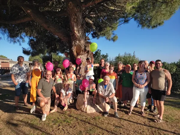 Groupe de visiteurs, ***