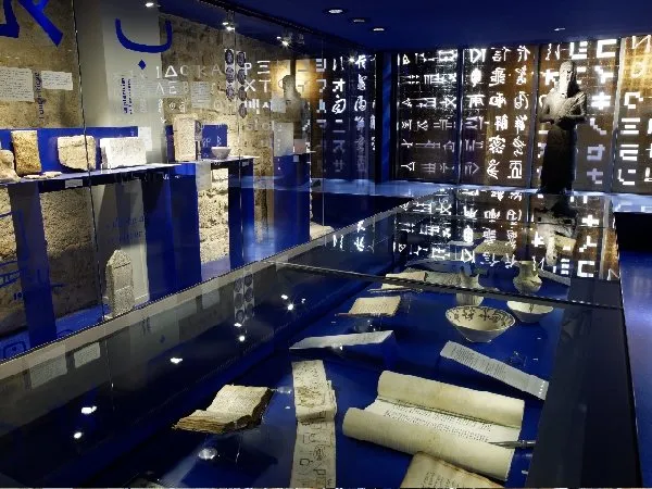 Musée Champollion : Les Écritures du monde / Photo (c) N. Blaya, Musée Champollion : Les Écritures du monde / Photo (c) N. Blaya