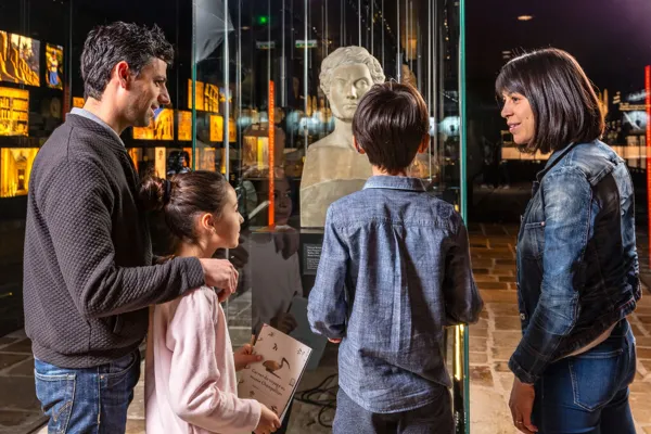 Musée Champollion : Les Écritures du monde / Photo (c) Paul-N. Dubuisson, Musée Champollion : Les Écritures du monde / Photo (c) Paul-N. Dubuisson