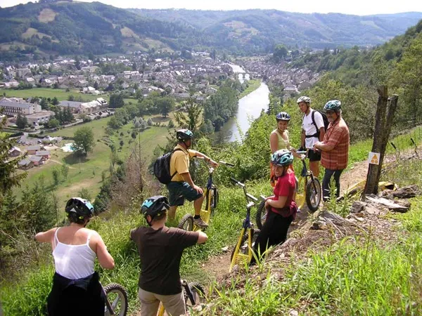 Aux Portes des Monts d'Aubrac (groupe), Village de Vacances Aux Portes des Monts d'Aubrac