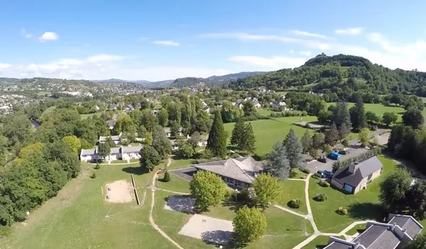 Aux Portes des Monts d'Aubrac (groupe), Village de Vacances Aux Portes des Monts d'Aubrac