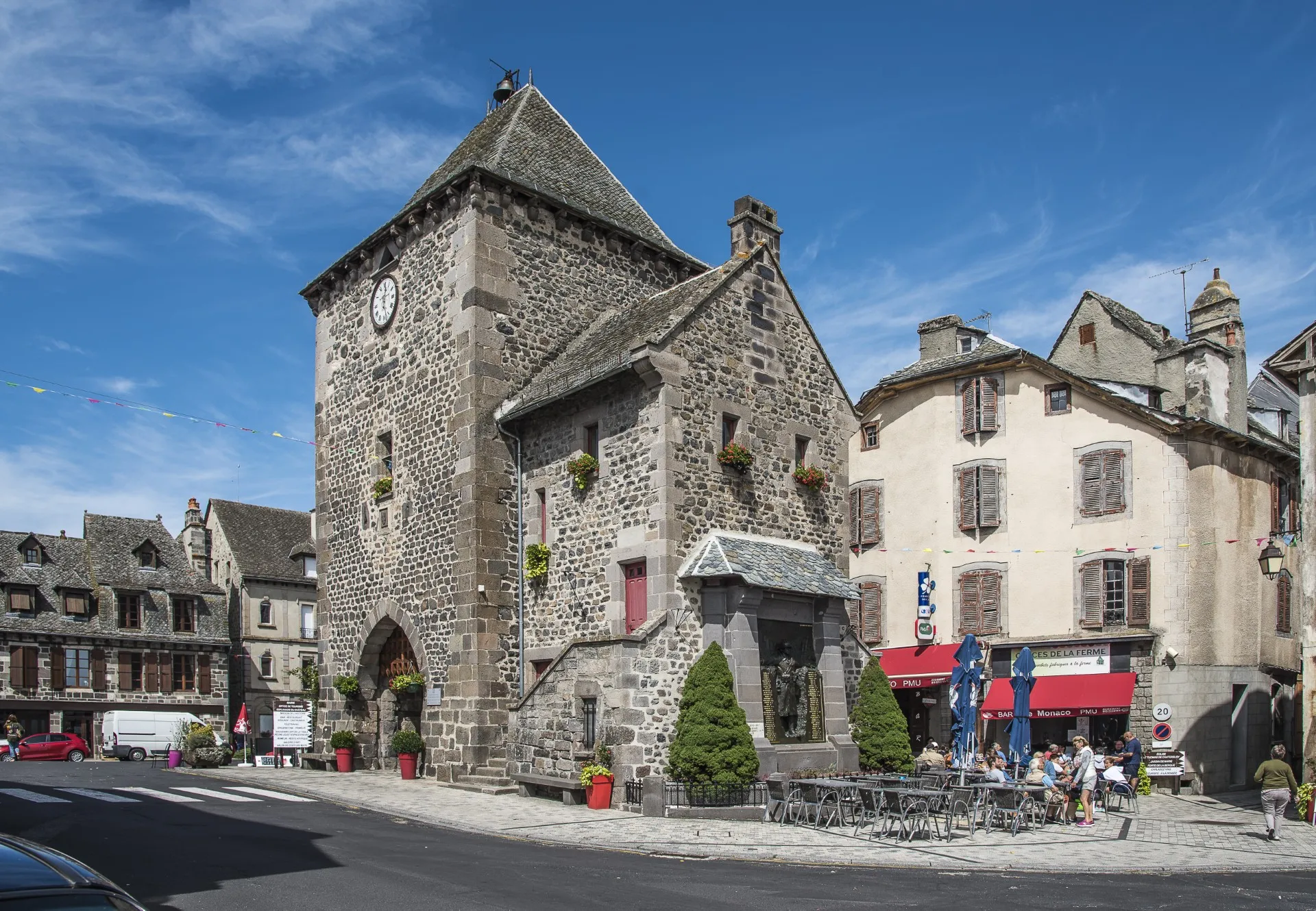 , gite d'étape mur de barrez