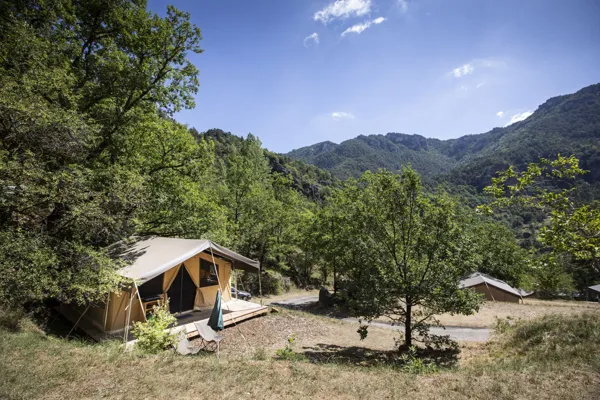 Hébergement : Tente toile & bois, ©ManuReyboz