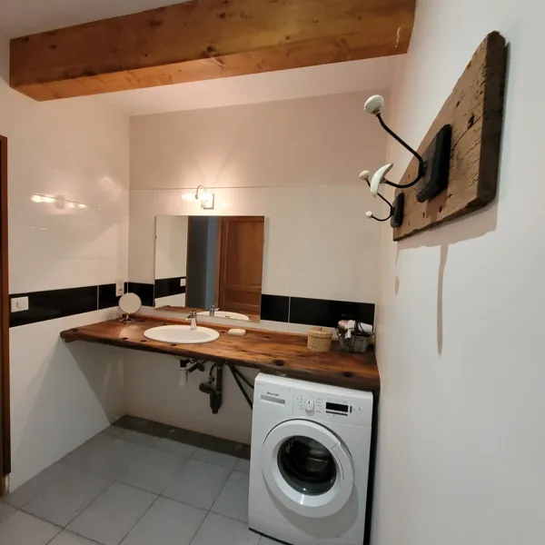 salle de bains (rez de chaussée)