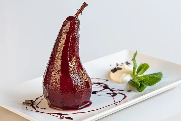 Poire pochée au vin rouge de Marcillac, Hôtel Les Coudercous