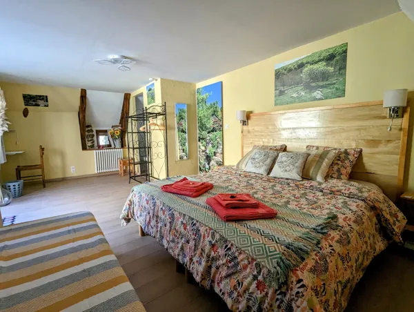 Chambre Été entrée jardin, et terrasse privée, Michel Guichard - Le Lépadou Bas