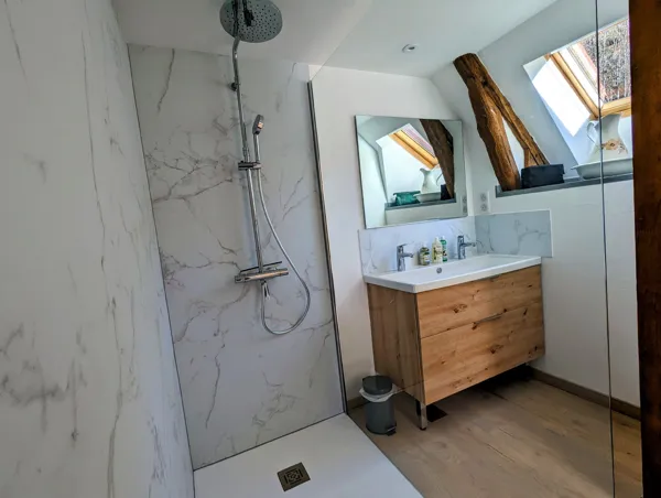 Chambre Printemps salle de bain, Michel Guichard - Le Lépadou Bas