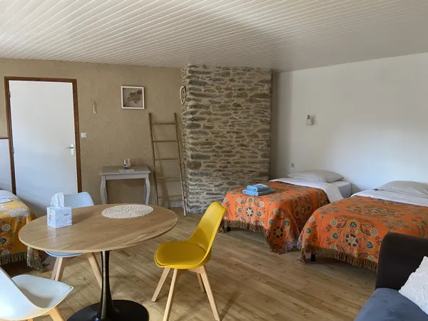 CHAMBRE 3 LITS, Ghislaine Thiollier